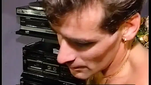 Hinter Deutschen Türen Wird Fleißig Gefickt - Kompletter Film