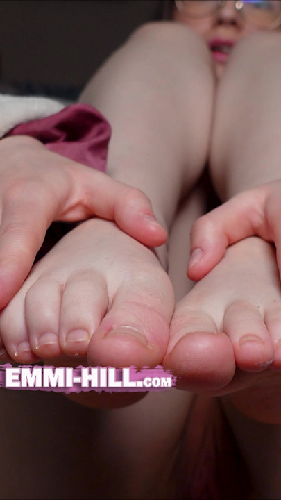 Emmis feet needed some tease