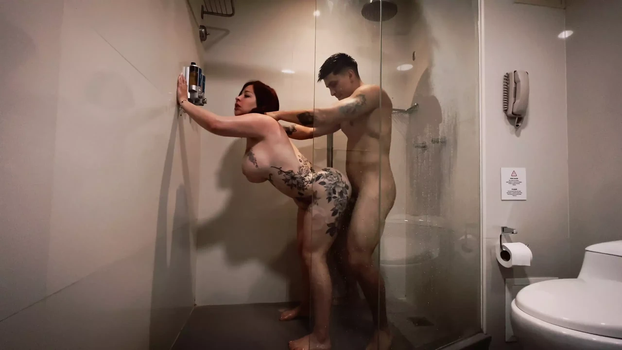 Busty having amateur sex while taking a bath (Homemade sex)