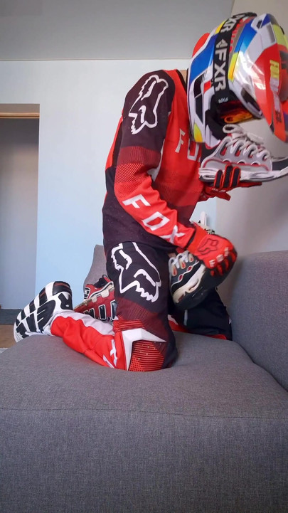I Put on Mxgear and Fuck My Osiris Sneakers