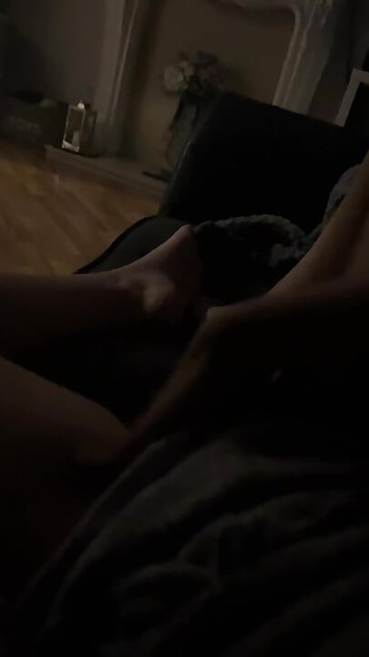 Dared to masturbate infront of boyfriends best friend