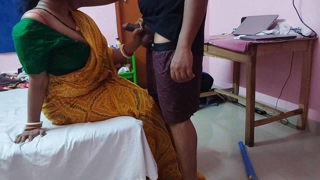 Tharki Boss și-a îndeplinit visul futând o servitoare desi bhabhi sexy când soția nu era acasă