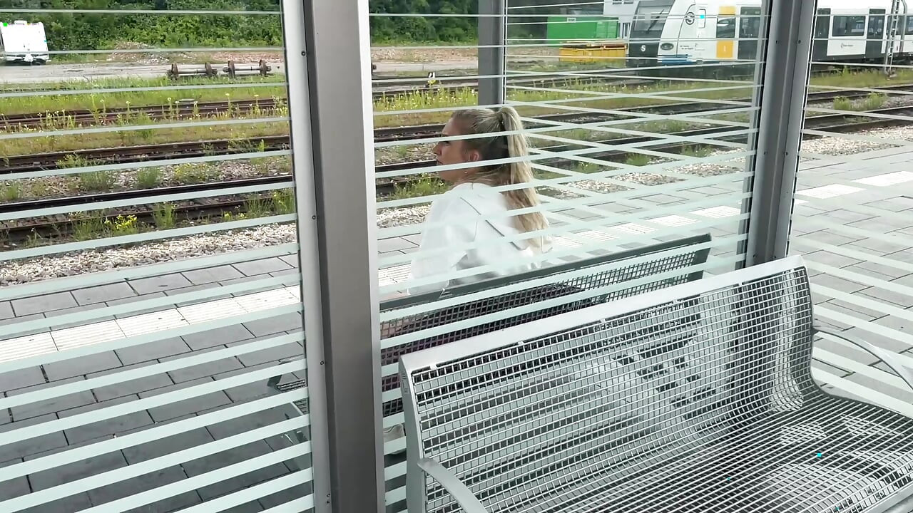 Horny slut makes it on the train track