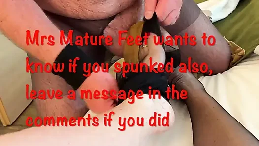 Mrs Mature Feet & Her Nylon Lover 453