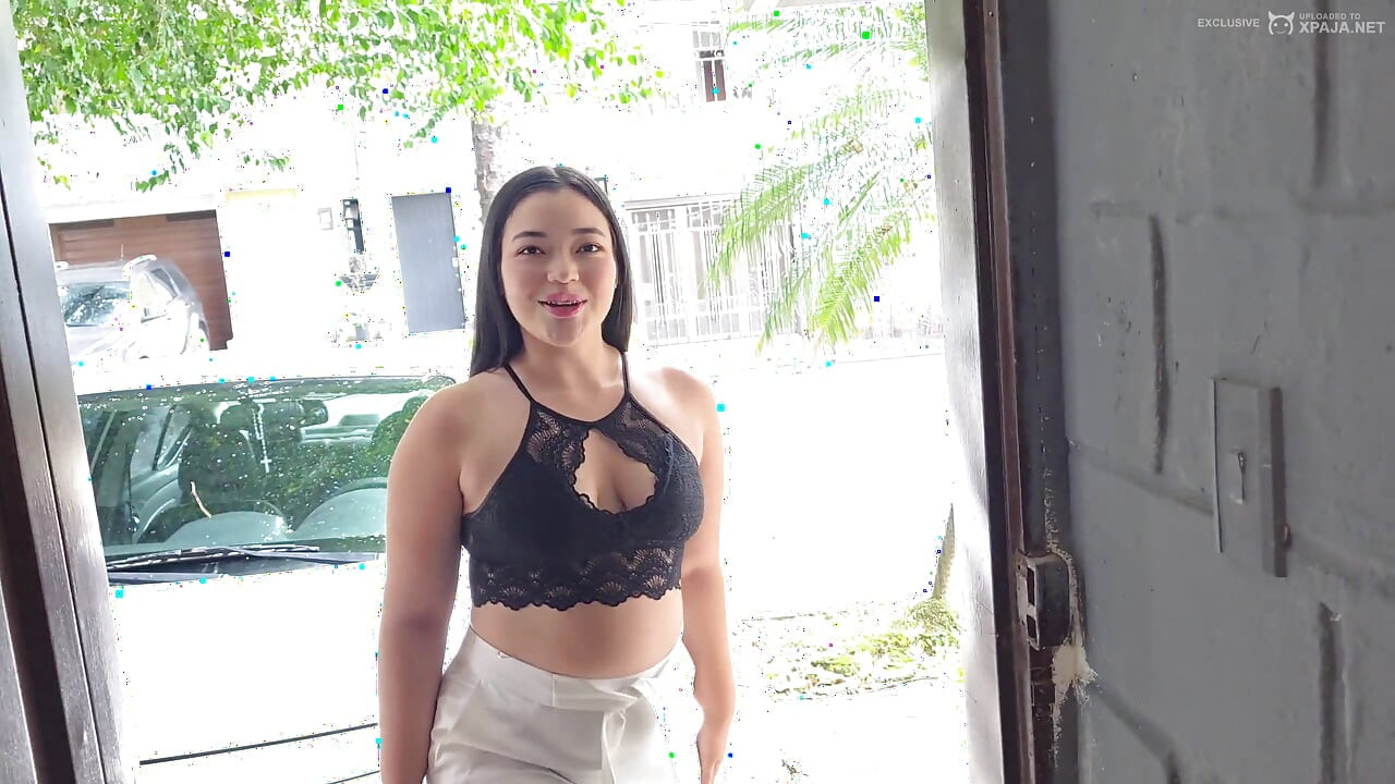 Antonella's Debut: She Confesses That She Is Too Aroused by Giving Oral Sex
