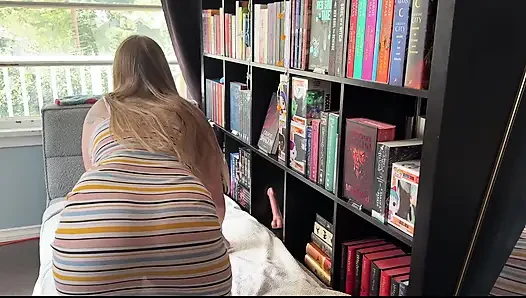 Seni düşünürken kendimi boşaltıyorum