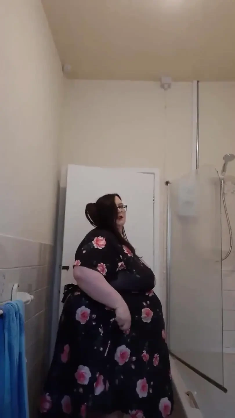 SSBBW Teases Before Shower