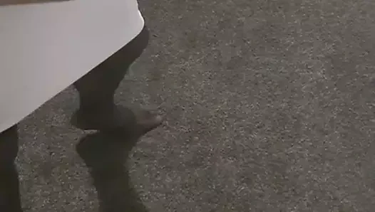 Seksi elbise, çorap ve minik klitoris