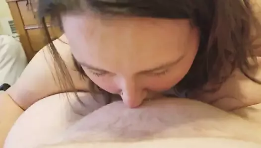 White chubby girl sucks cock then gets a facial