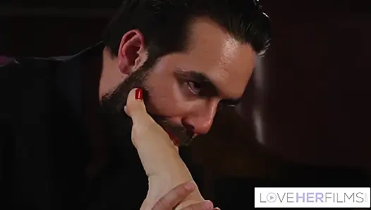 Seks threesome malam bareng naomi swann dan elsa jean