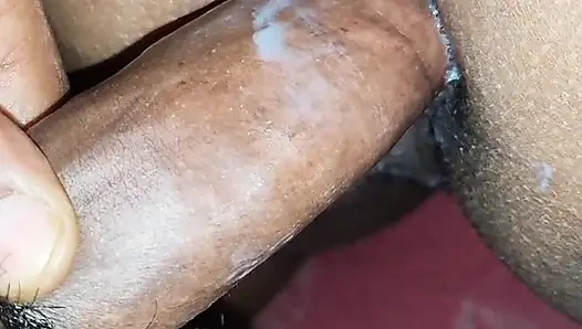 Hintli yenge yakın çekim büyük yaraklı anal sikiş