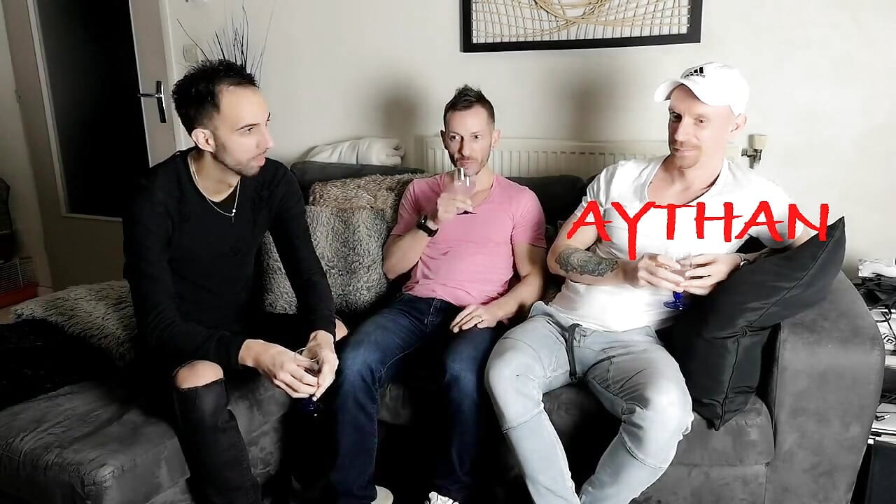 He gives his mouth and ass like a slut to a straight friend