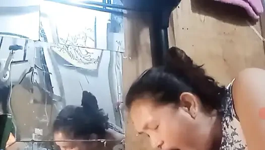 всегда хочет пососать мой маленький хуй