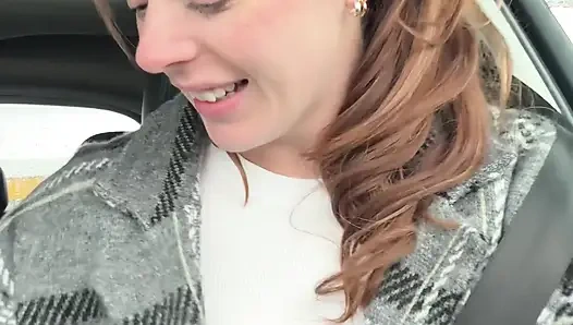 Aku berusaha untuk nggak crot terlalu keras waktu aku lagi ngocok kontolku