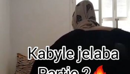 Kabyle, parte 2, solo en casa hace la masturbación