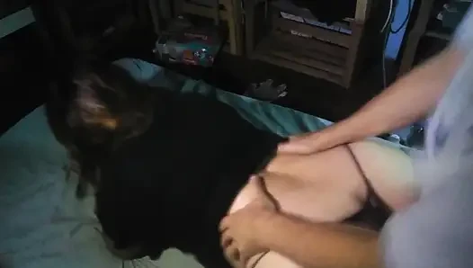 Aku ngentot gaya doggy malam-malam sambil pakai celana dalam thong ini