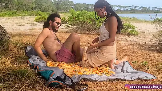 Seks dengan gadis India di laguna surga