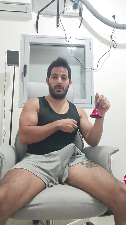 Anillo anillo puta abre tu puta boca y haz tu trabajo de follar