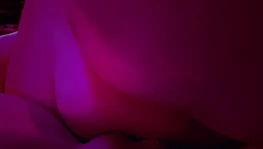 Succubus karımın ruhumu emmesine ve o amcığı boşaltmasına izin verdim