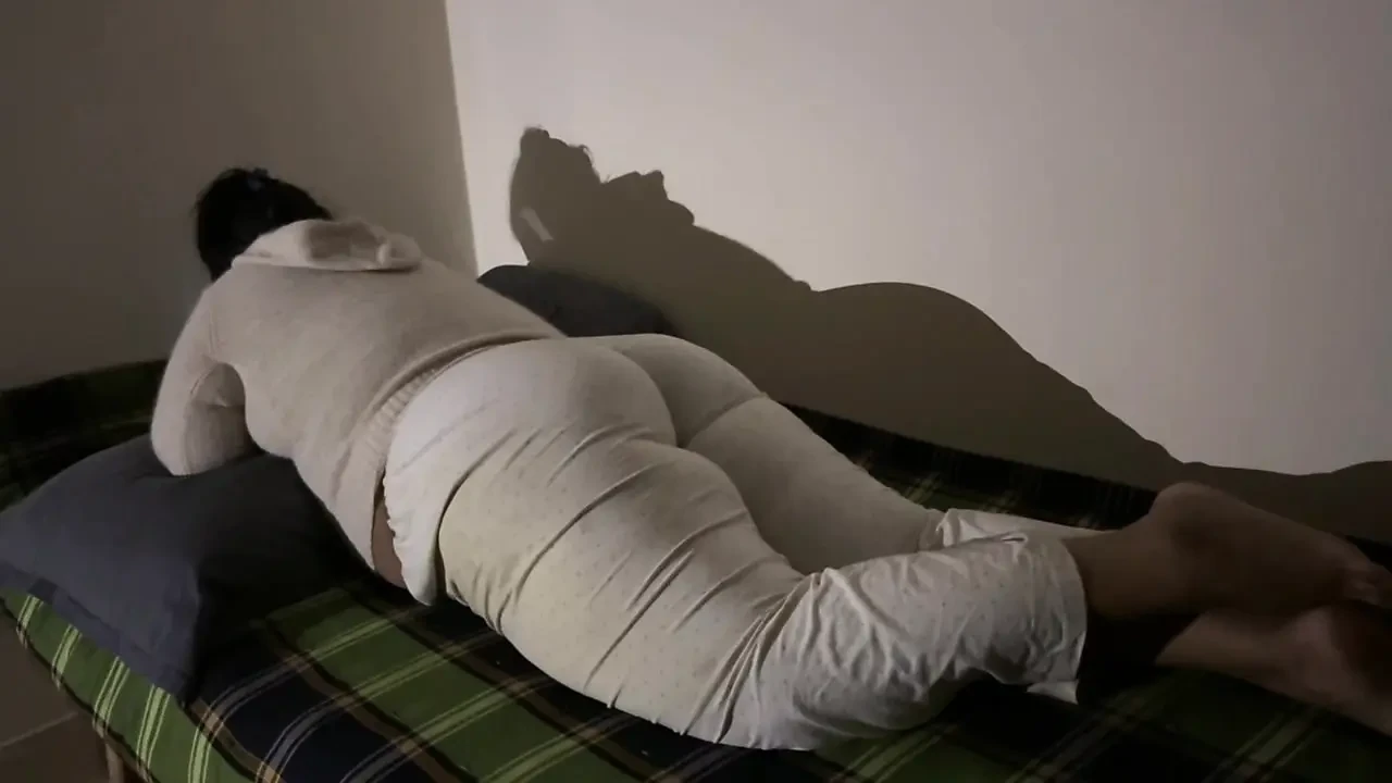Stepmom & Stepson Bed Share and Fucking in Midnight!