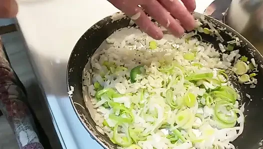 Döl pişirilmiş 3 pırasa chili ve yağlı elle muamele