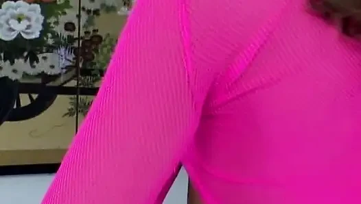 Çoraplı seksi sarışın ateşli anal sikişin tadını çıkarıyor