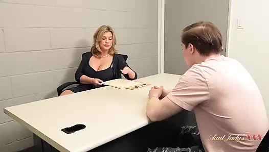 Auntjudysxxx - büyük memeli öğretmen Andie Anderson dersten sonra başarısız öğrencisini sikiyor
