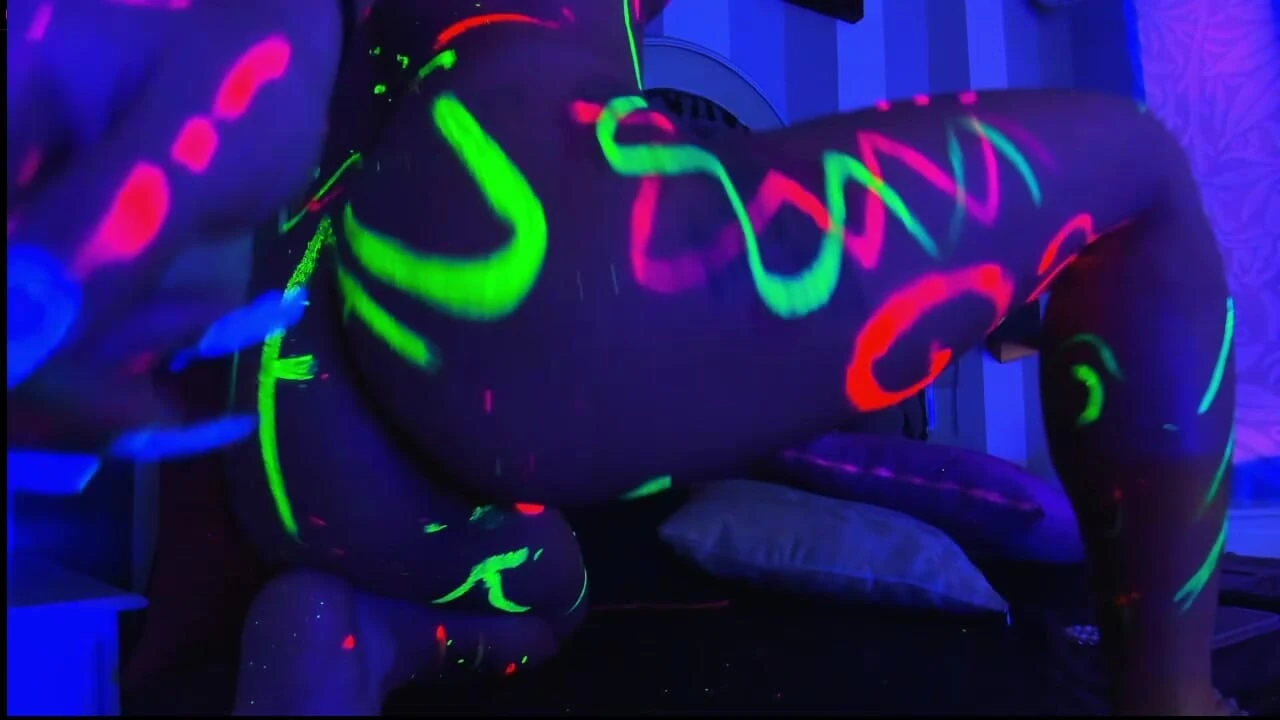 SHOW NEON TEASE IM READY FOR YOU DICK