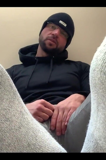 运动鞋闻起来像在健身房后一样