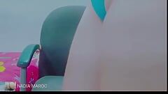 Nadia masturbando buceta rosa a bunda marroquina árabe