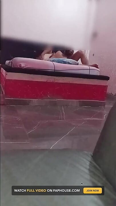 Sjajno pušenje kurca u motelu