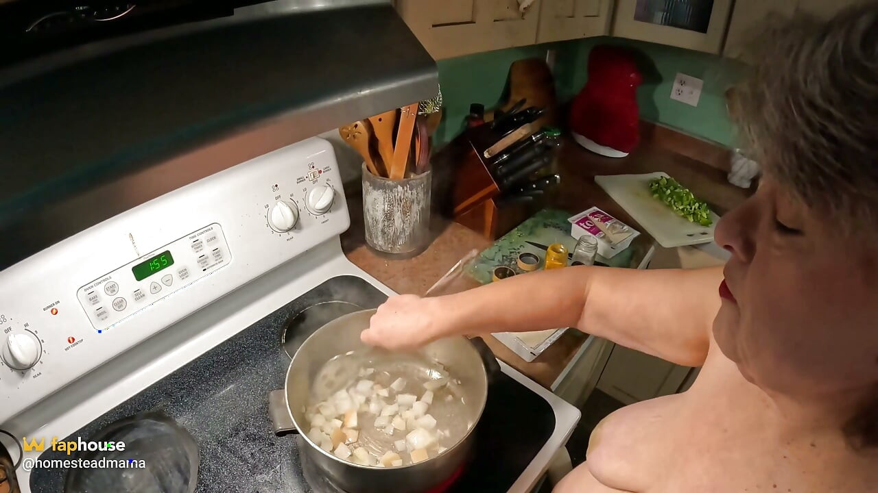 Cheryl Cooks Tofu Scramble