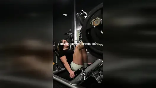 Киска 18-летней Thot раздвигается перед камерой! Зияние без цензуры