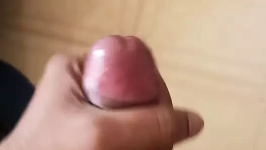 Ben boşalmak seviyorum.. çıkıyor.. onu patlatmak ister misin