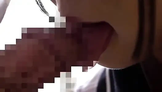 Риск сердцебиения в коридоре - расчесывание голых ног в приватном мире