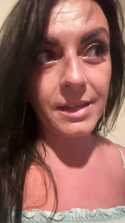 부드러운 파란색 드레스, 노 브라 - 빛의 자연 애타게