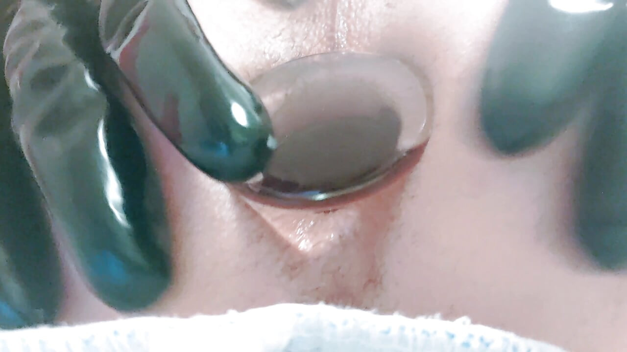 Erika Oak Big Gape After A Big Plug