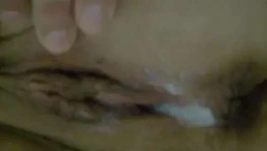 Close up cum on pussy, she love it and fingering