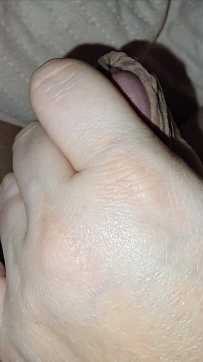 Step mom hand slip into step son sweet dick and handjob