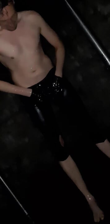 In leggings under the ice bucket !