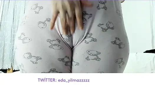 CAMEL TOE- PİJAMAYLA MASTURBASYON- TURK PORNO- TURK MILF