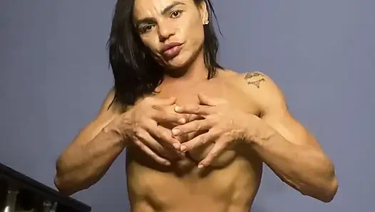 Ibu gym tahu persis apa yang akan dia lakukan padamu