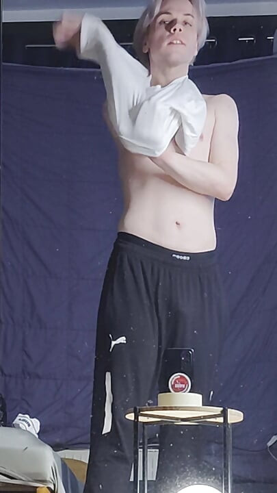 My body late 2026, i bleached my hair again.