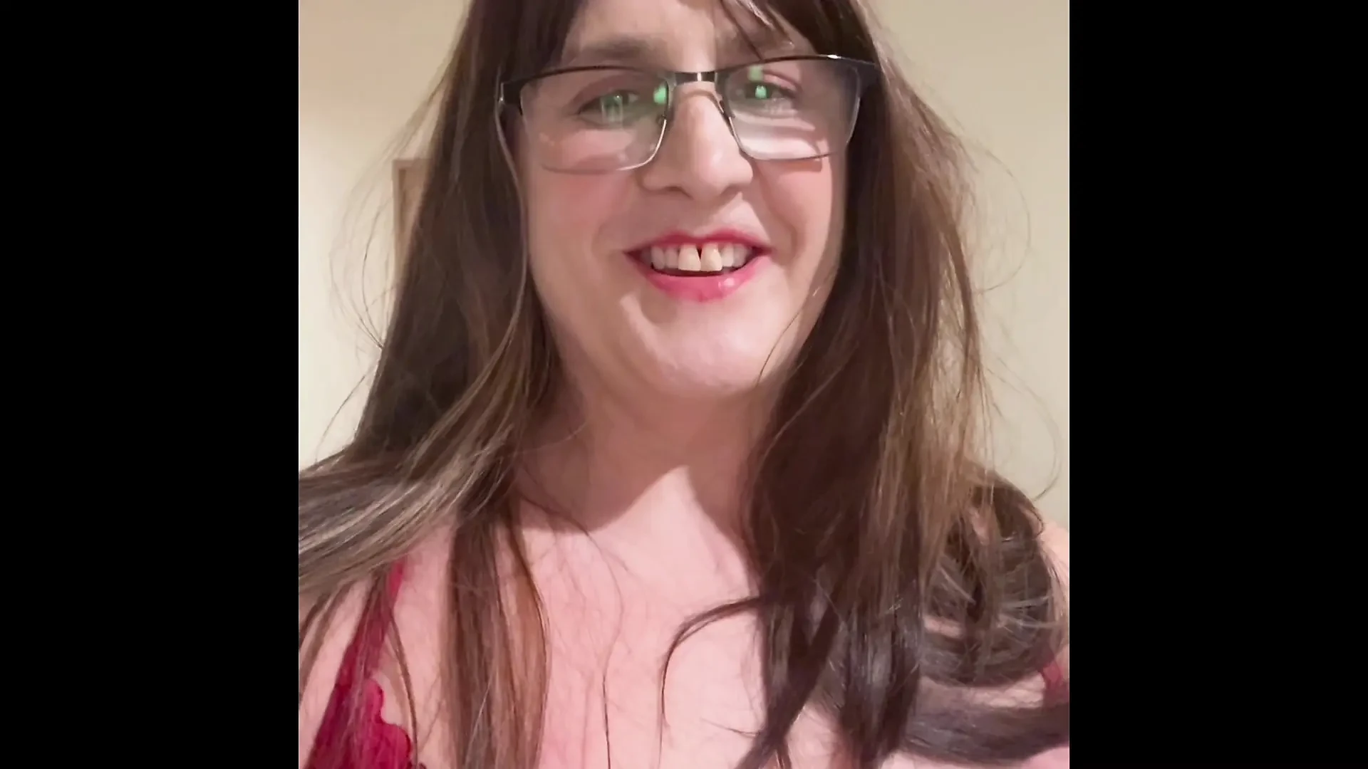 הייתי כל כך חרמנית אחרי שזיינו אותי שרכבתי על הדילדו שלי עד שגמרתי את הקונדום המשומש שלו