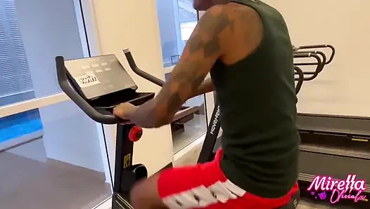 Saya gadis silikon kurus dari Smart Fit