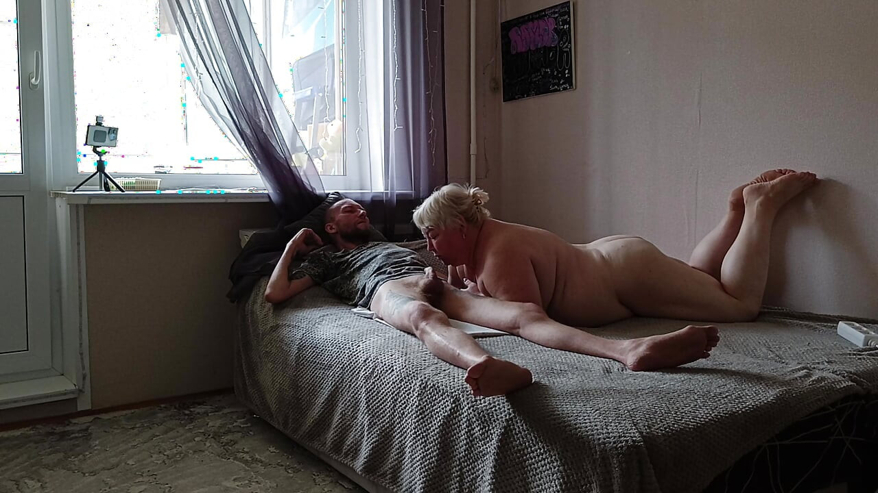 Stepmom grinds my cock with her mouth and gets a portion of hot cum in it