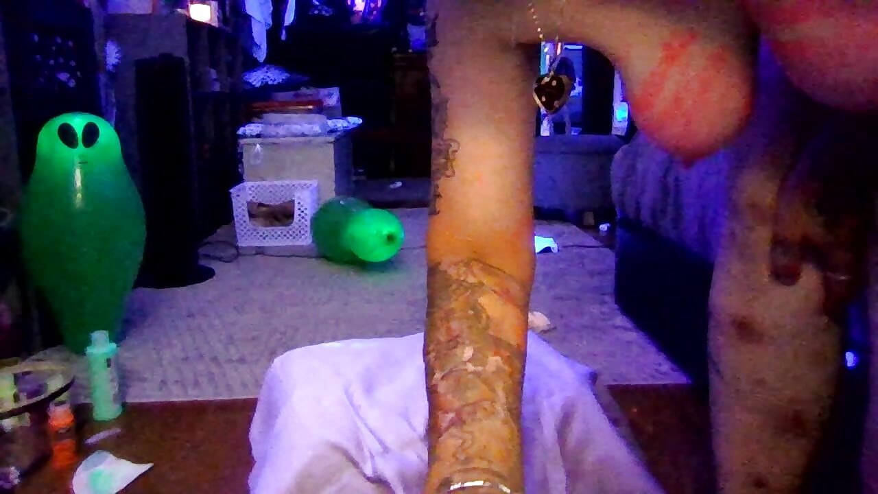 A little Feet Play , little bit of body paint & Playing with my Kitty Kat