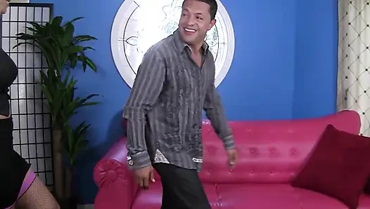 Ratu pejuh rambut pirang dan cokelat yang lagi ngidam dientot habis-habisan