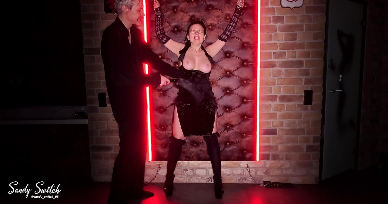 Halloween gótico: bdsm y otros castigos para una zorra