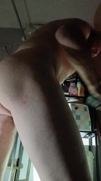 Masturbasi anal solo Bri